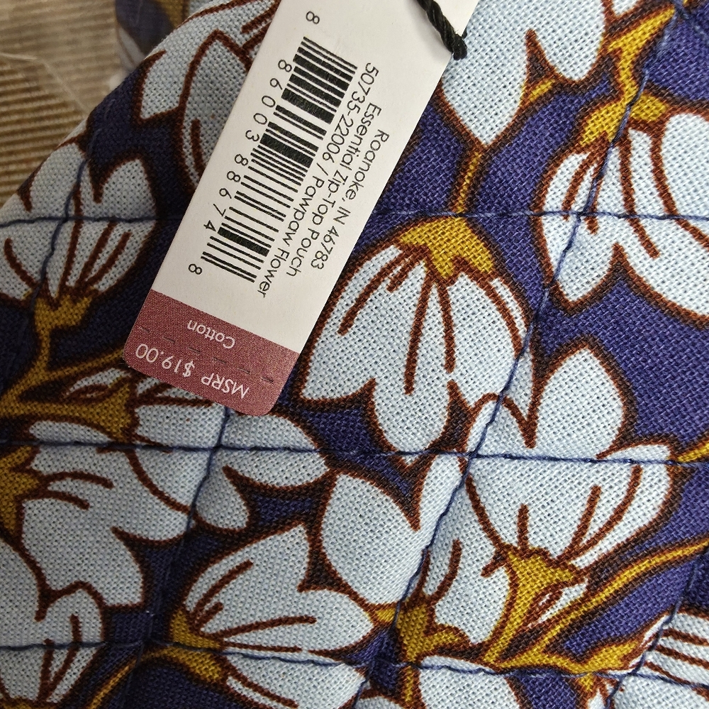 Vera Bradley Floral Cosmetic Bags Two Bags And Vera Measuring Tape - Picture 3 of 3